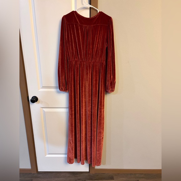 Baltic Born Women's Elegant Cinnamon Red Maxi Velvet Dress Size Large - Picture 3 of 6